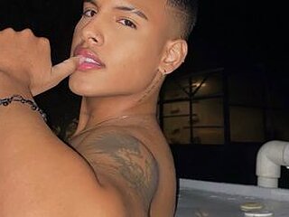AaronVega